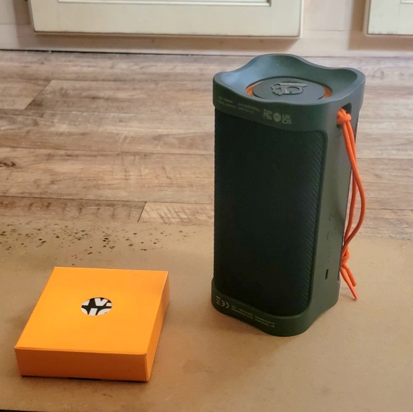 Wireless Bluetooth Speaker - IPX7 Waterproof Portable Terrain Speaker with Dual - Picture 7 of 11